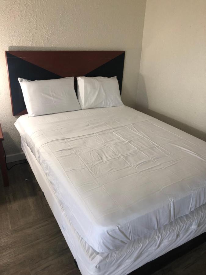 Travel Inn Питърсбърг Екстериор снимка