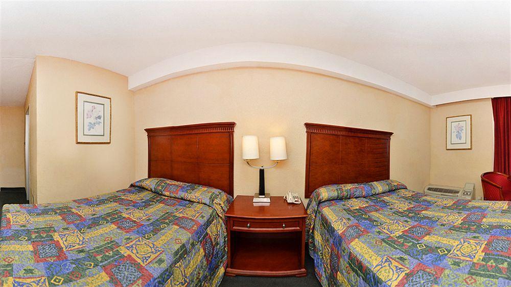 Travel Inn Питърсбърг Екстериор снимка