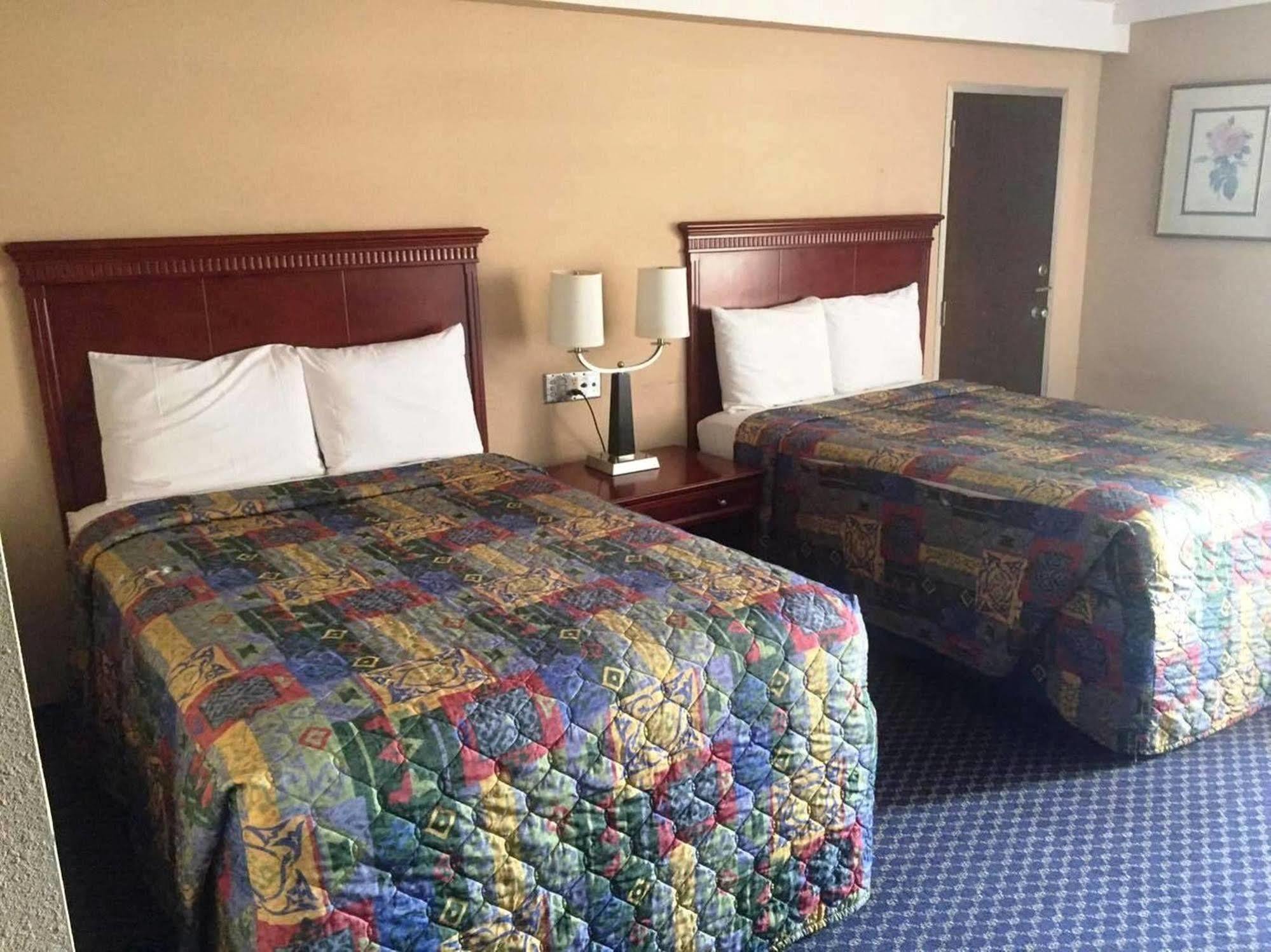 Travel Inn Питърсбърг Екстериор снимка