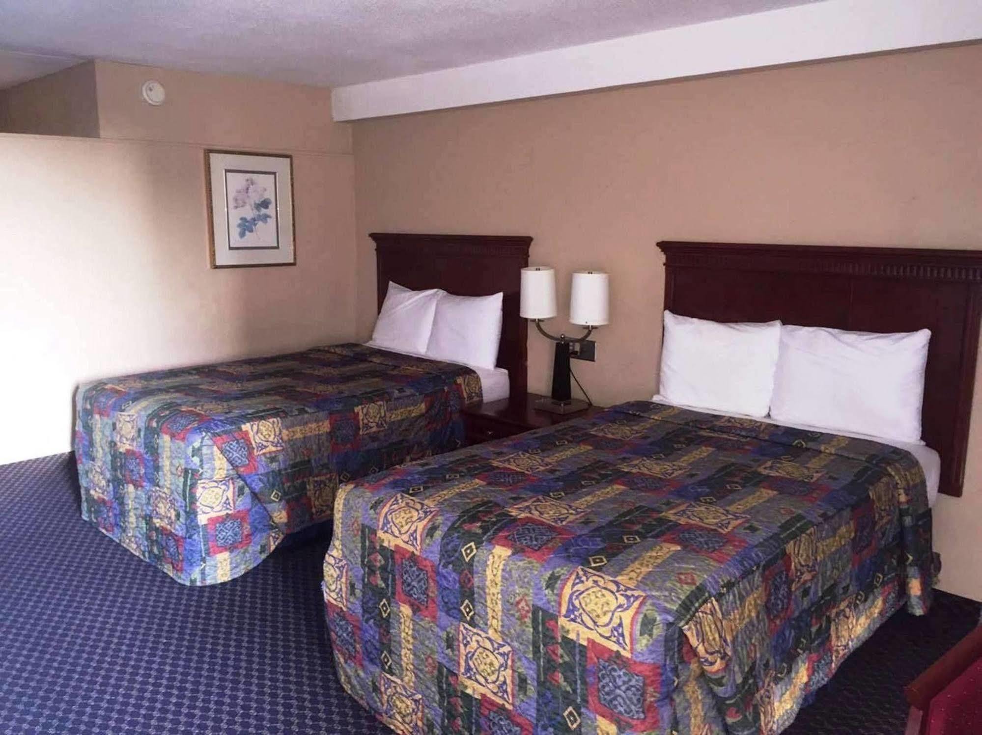 Travel Inn Питърсбърг Екстериор снимка