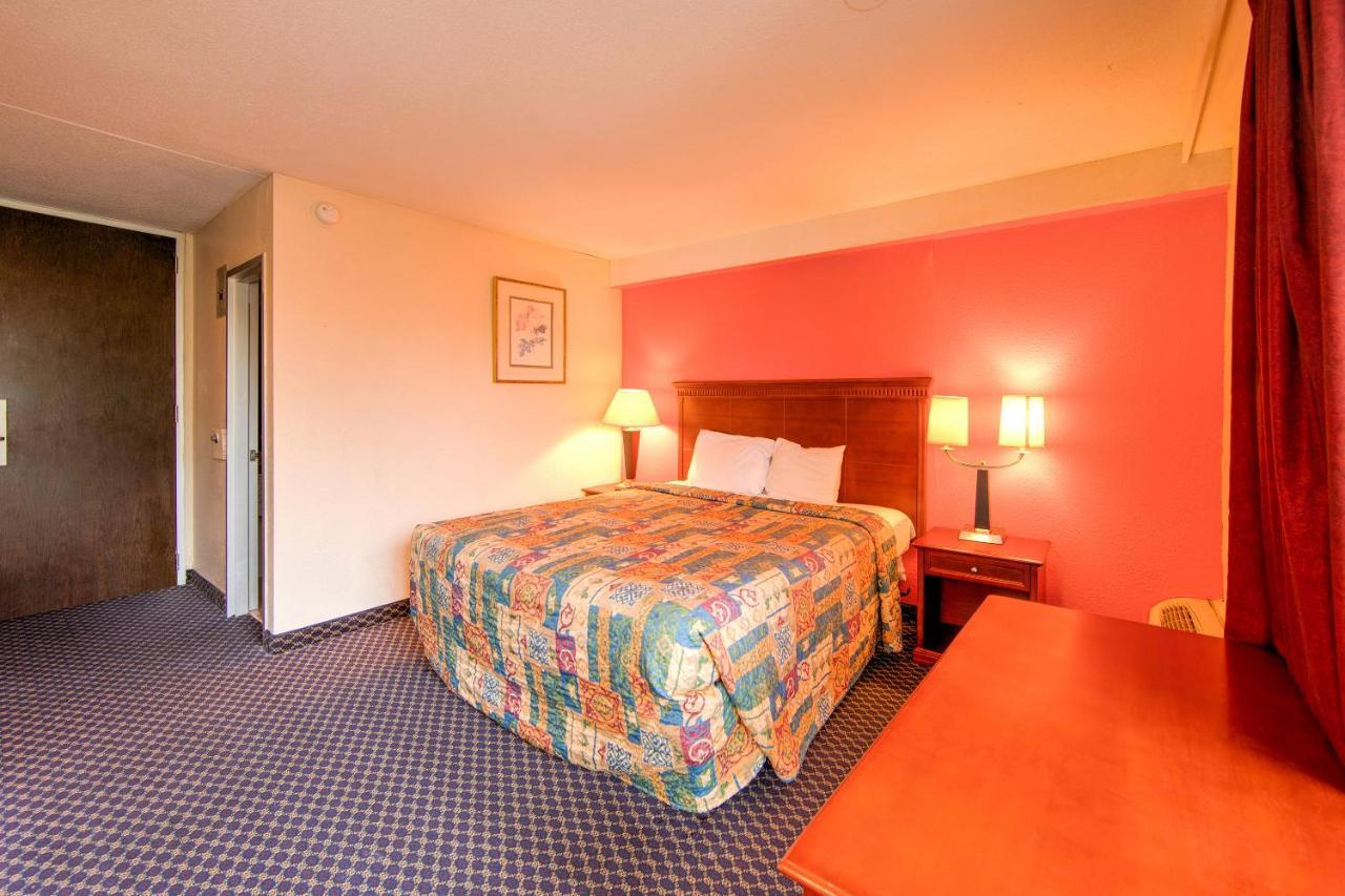 Travel Inn Питърсбърг Екстериор снимка