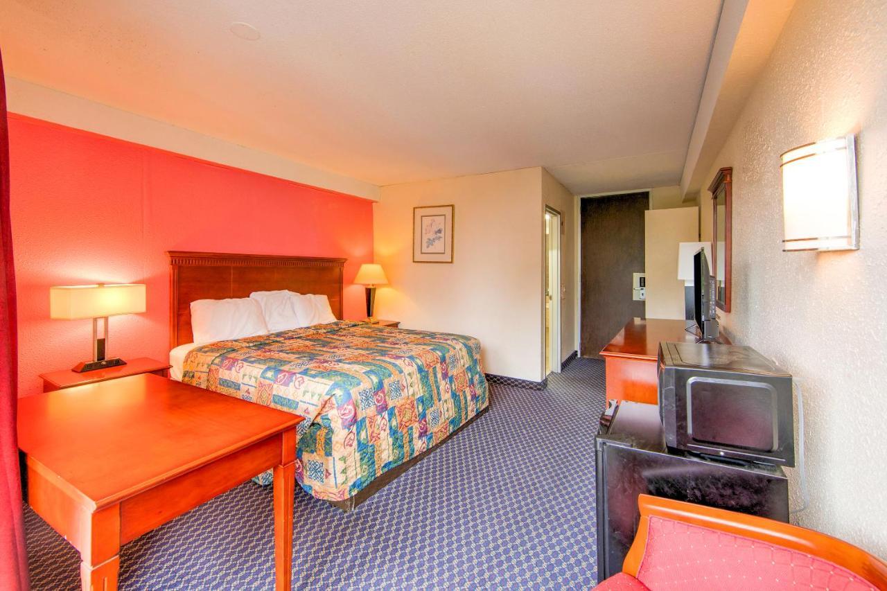 Travel Inn Питърсбърг Екстериор снимка