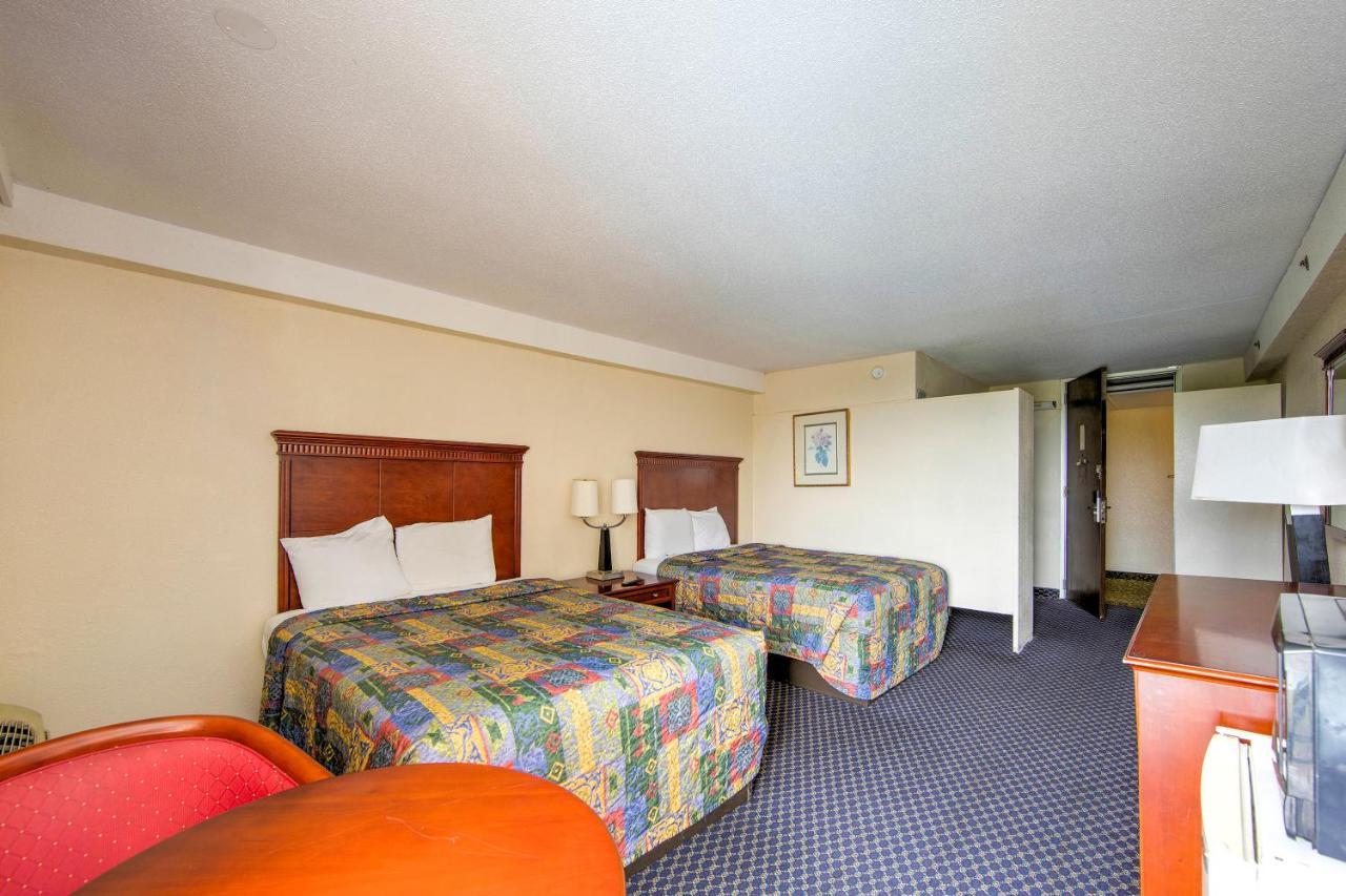 Travel Inn Питърсбърг Екстериор снимка